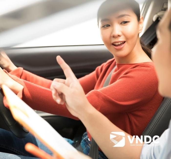 Kỹ Năng Đỗ Xe: Mẹo Chọn Điểm Mốc Hữu Ích