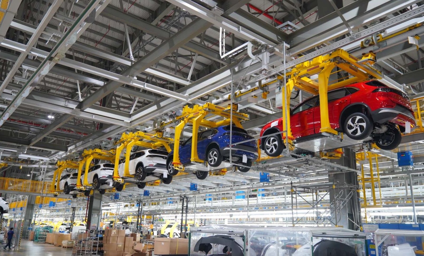 Thị Trường Ô Tô Hạng Sang Đối Mặt Nhiều Khó Khăn, Giảm Giá Ồ Ạt