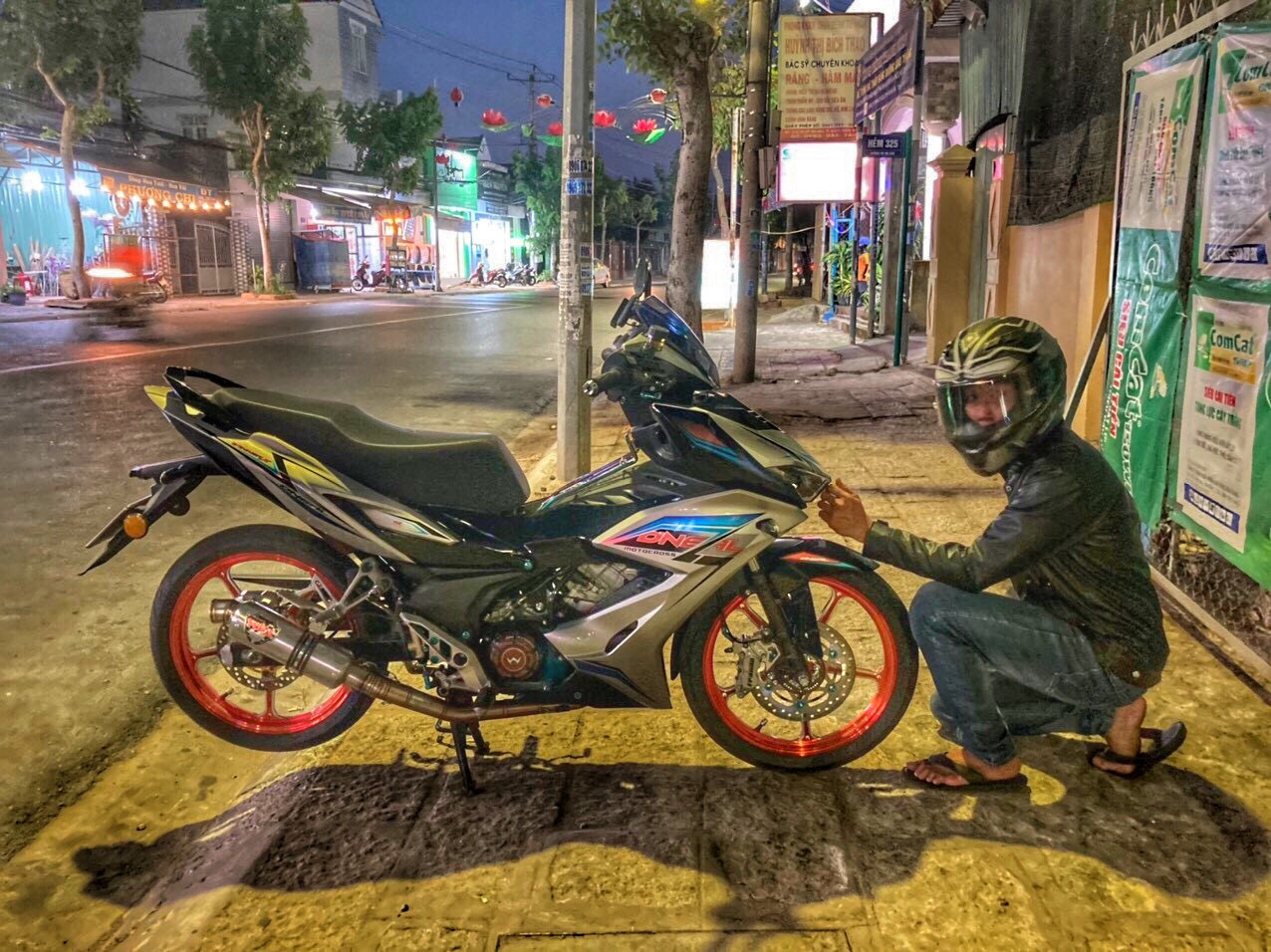 Biker Thể Hiện Cá Tính Qua Các Bản Độ Xe: Sáng Tạo Trên Những Bánh Xe