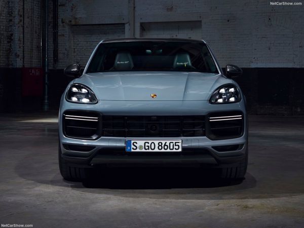 Porsche Cayenne Coupe 2025: Sang trọng và Công Nghệ Hiện Đại trong Triển Lãm Nghệ Thuật
