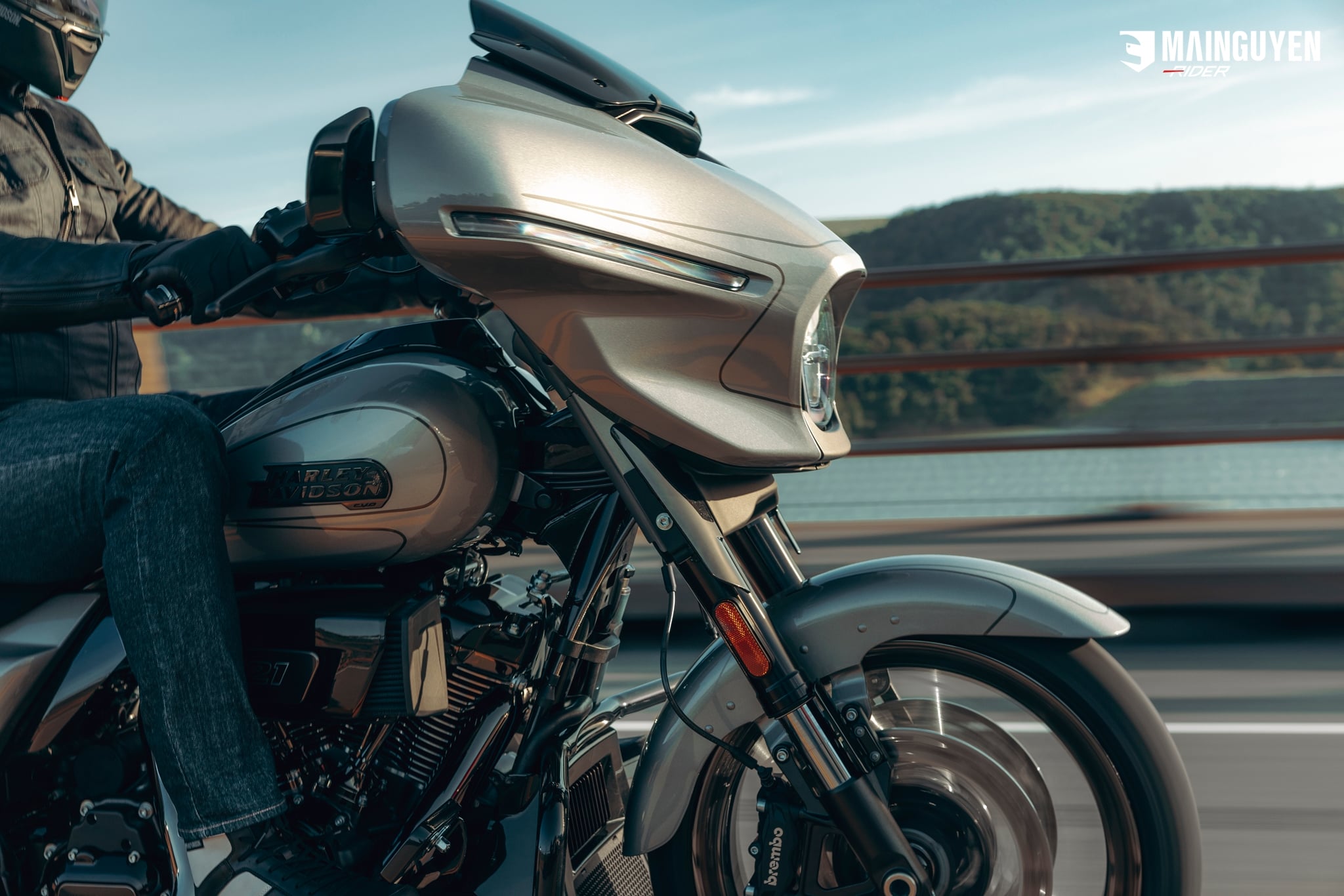 Harley-Davidson CVO Road Glide ST: Mẫu Mô Tô Đắt Nhất Tại Việt Nam