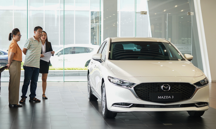 Thị Trường Ô Tô Việt Nam: Sức Mua Sụt Giảm Dù Giá Cả Đang Giảm Mạnh