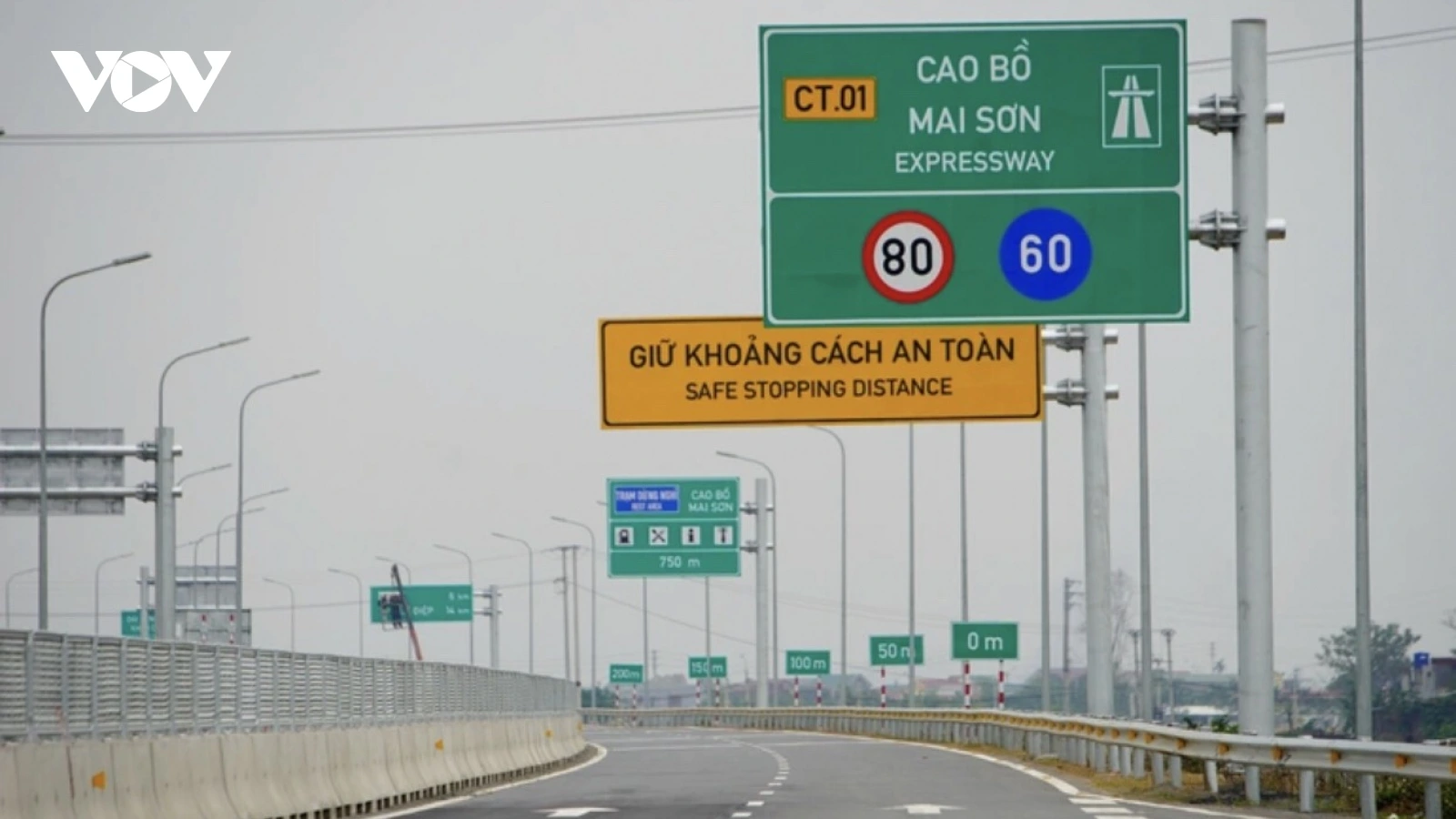 Cảnh Báo Tình Huống Giao Thông Nguy Hiểm Trên Cao Tốc Hạ Long - Hải Phòng