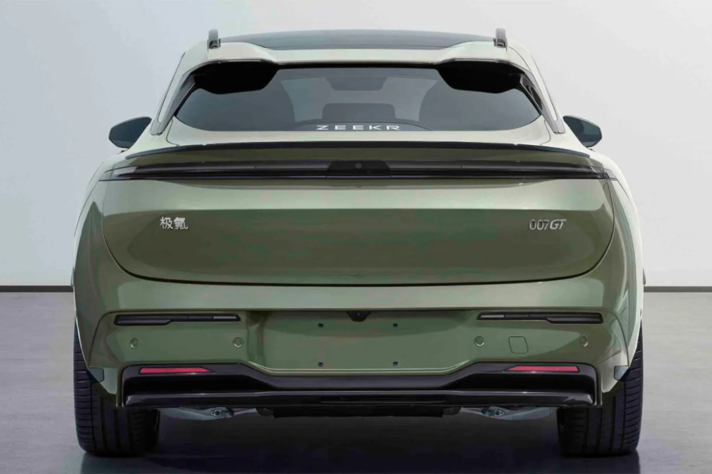 Zeekr Ra Mắt Mẫu Xe Station Wagon Mới: 007 GT Giá Từ 199.900 Nhân Dân Tệ