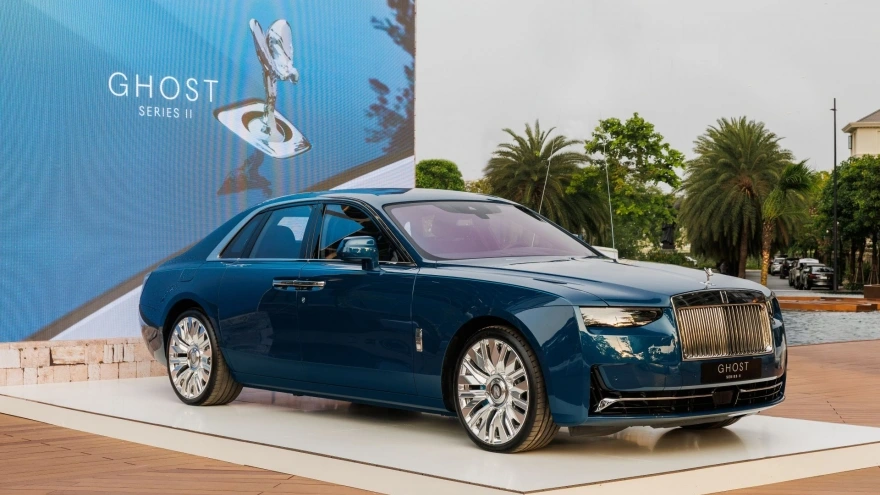 Thị Trường Xe Hybrid Tại Việt Nam: Những Biến Động Đáng Chú Ý và Cuộc Trò Chuyện Với Rolls-Royce