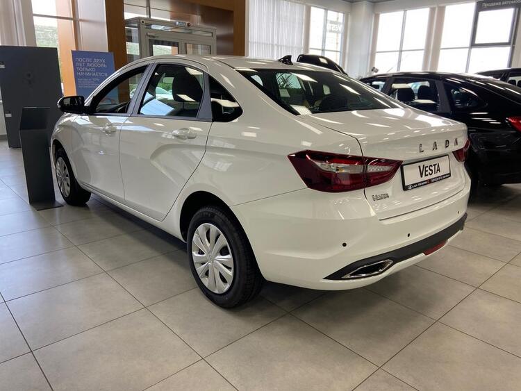 Lada: Sự Xuất Hiện Đầy Hứa Hẹn Tại Thị Trường Ô Tô Việt Nam