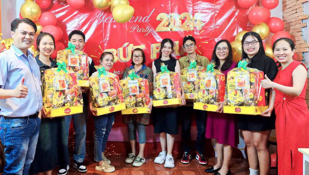 Express Cafe tổ chức Year end Party 2024 với chủ đề “Bứt Phá”