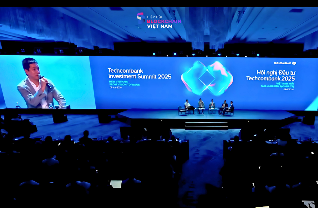 Ông Phan Đức Trung chia sẻ về khung pháp lý tài sản mã hoá tại Techcombank Investment Summit 2025
