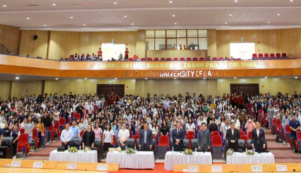 ABAII Unitour 21: Sinh viên ngân hàng nắm bắt cơ hội trong ngành Fintech với Blockchain & AI