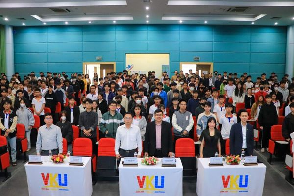 ABAII Unitour 24: Sinh viên VKU cập nhật xu hướng AI, Blockchain