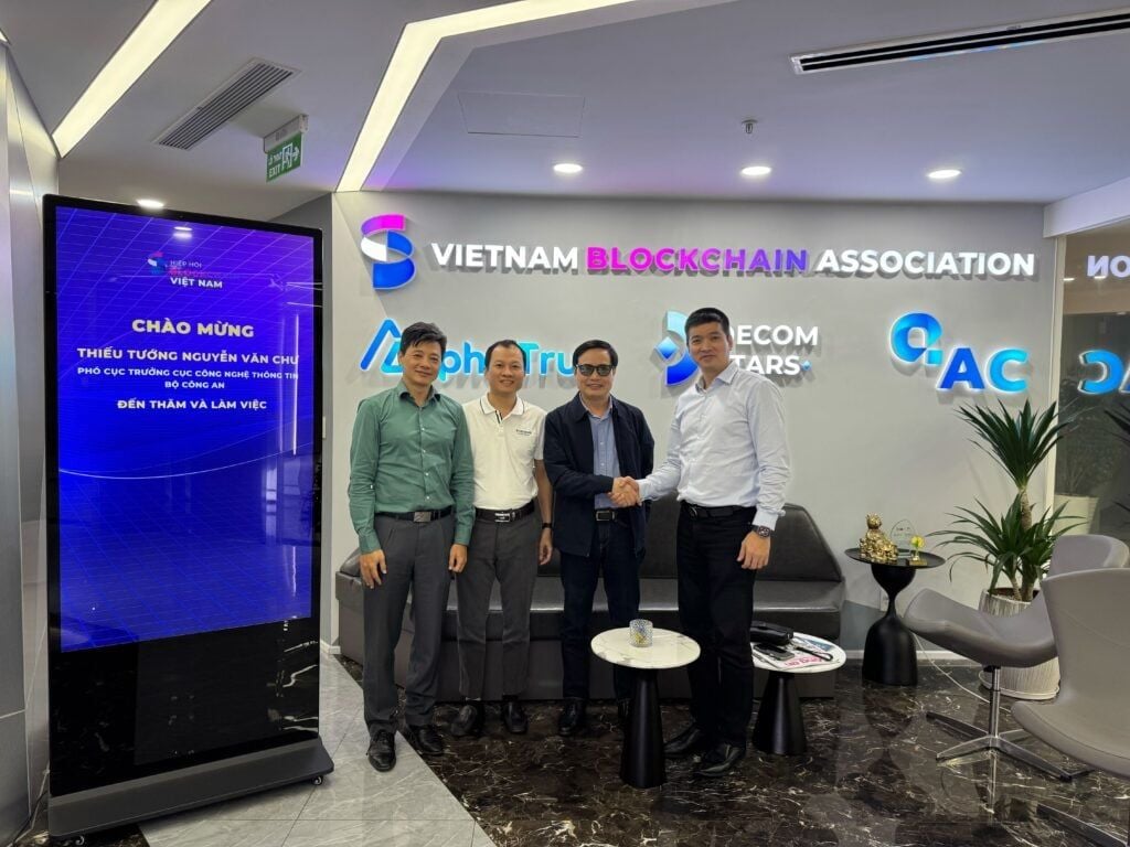 Cục Công nghệ Thông tin và Hiệp hội Blockchain Việt Nam hợp tác ứng dụng AI, Blockchain vào quản lý an ninh, trật tự