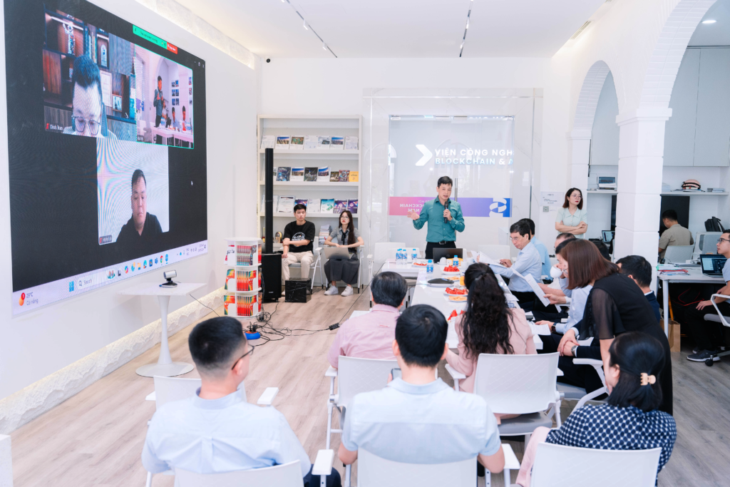 Giải bài toán nhân sự chất lượng cao cho doanh nghiệp bằng phổ cập Blockchain và AI