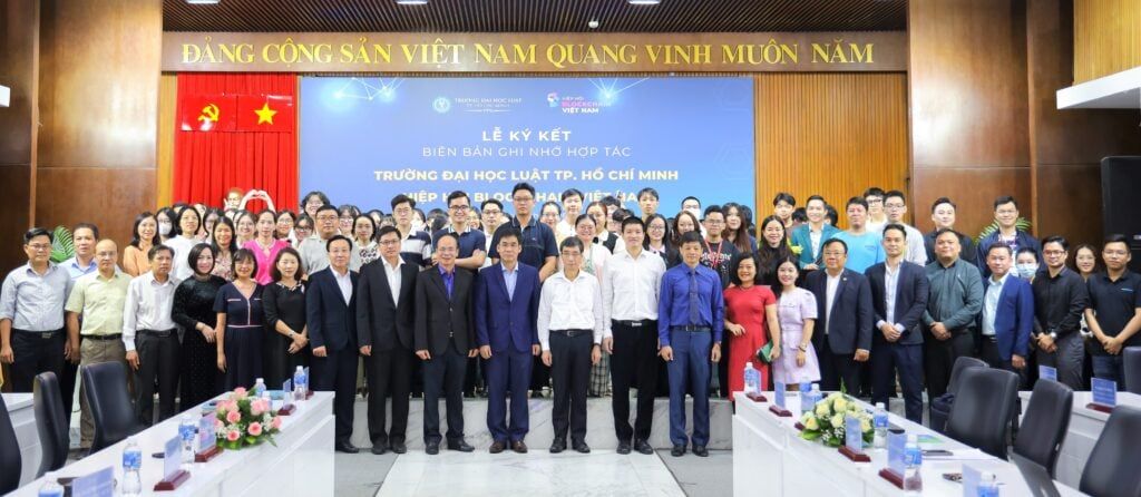 Tọa đàm ứng dụng AI & Blockchain trong ngành luật tại Đại học Luật TPHCM