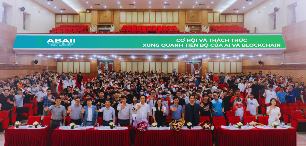 Hội thảo “Cơ hội và thách thức xung quanh những tiến bộ của AI và Blockchain” tại Học viện Bưu chính Viễn thông