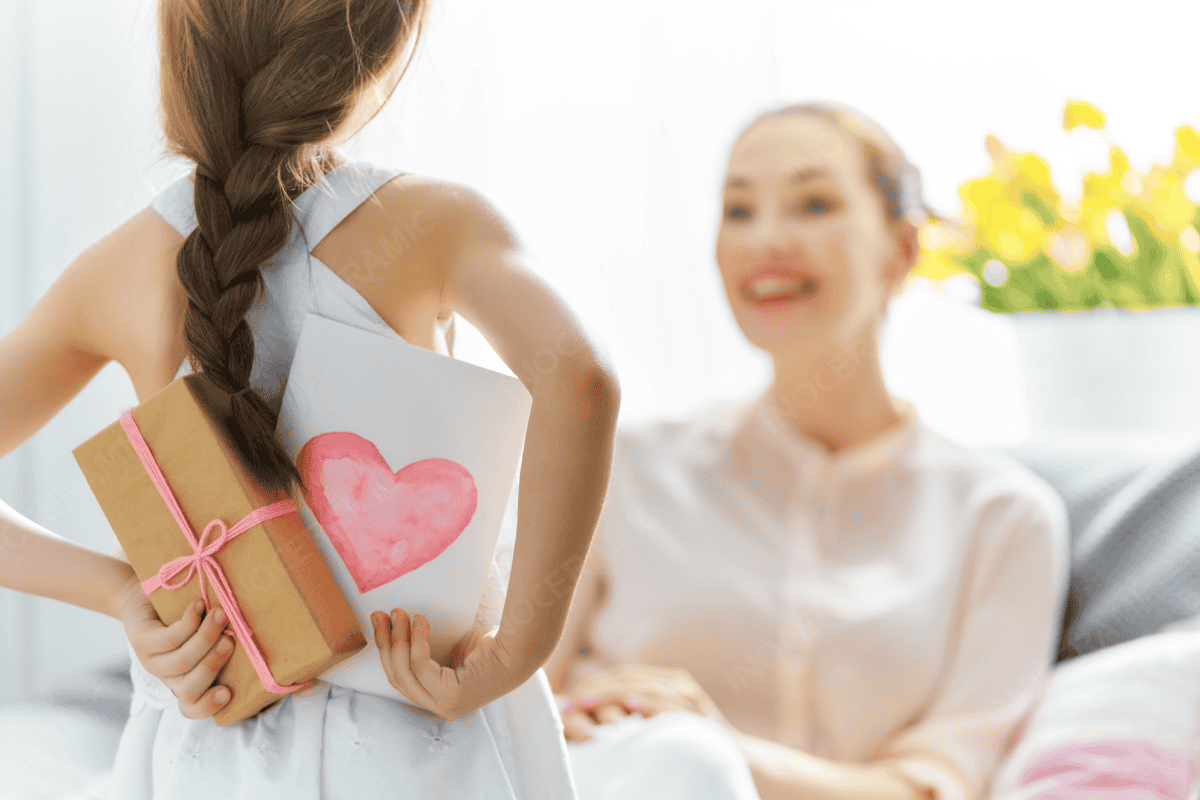 Những món quà đơn giản nhưng đủ làm Mẹ vui
