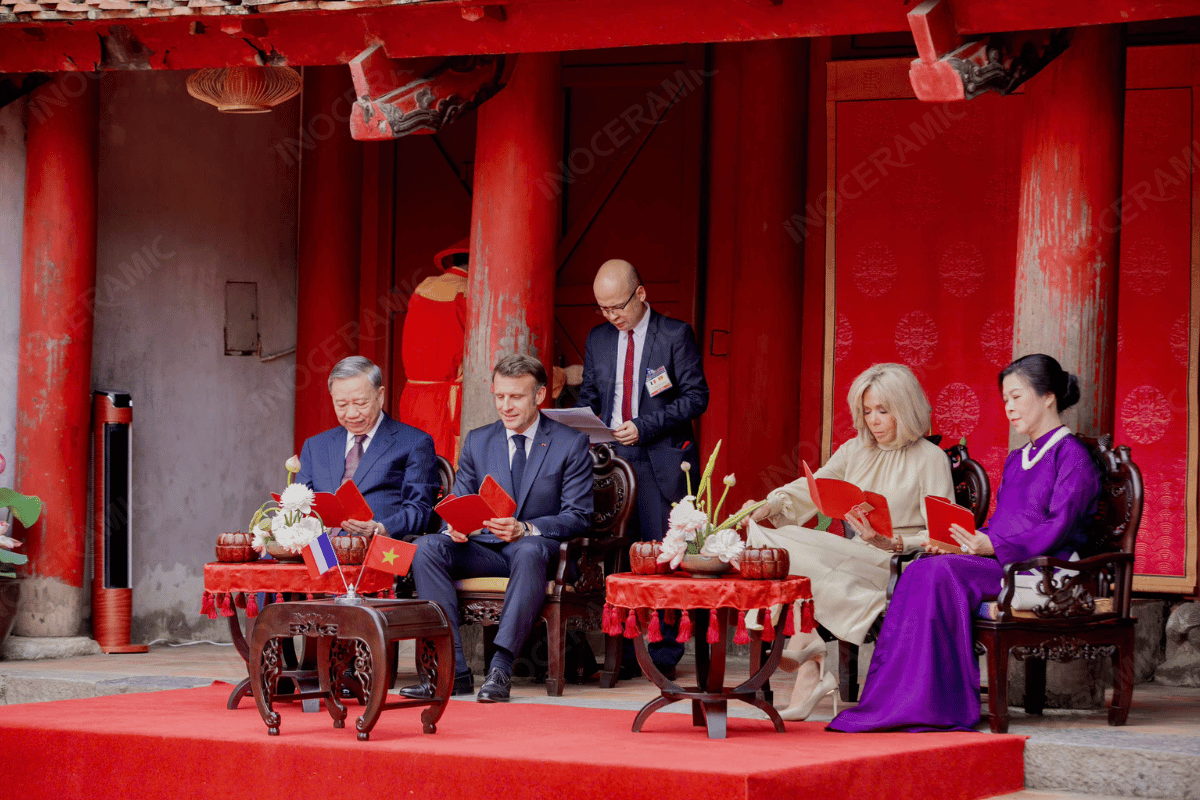 Tổng thống Macron gặp Tổng Bí thư Tô Lâm trong khuôn khổ chuyến thăm Việt Nam