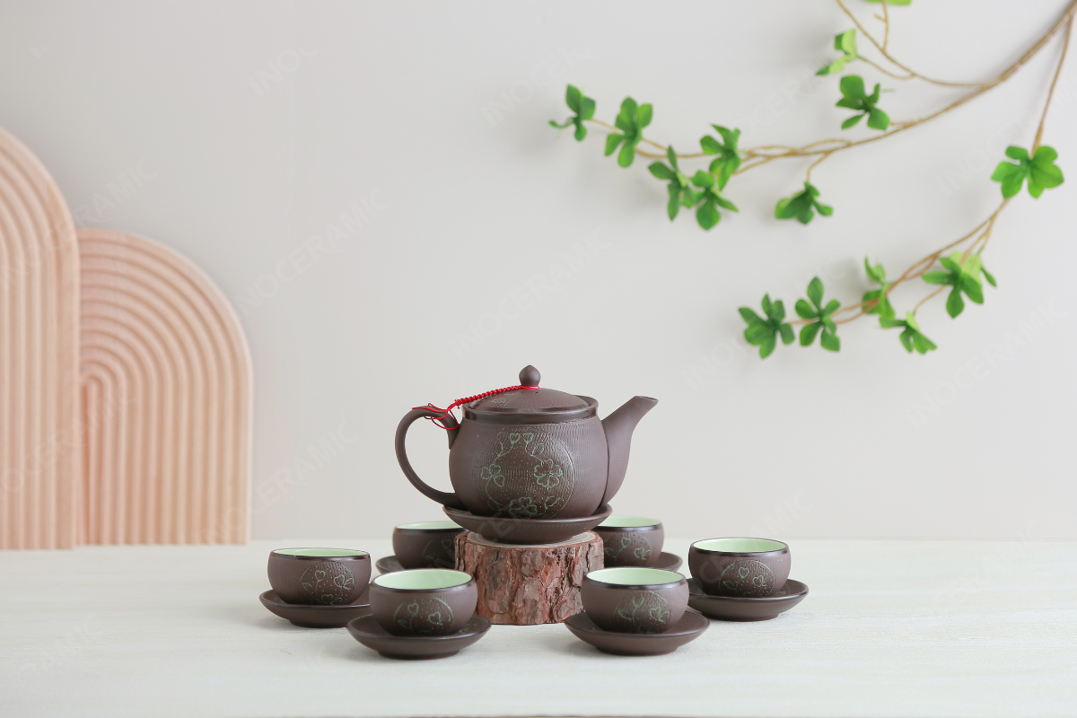 Ấm trà tử sa của Gốm Sứ Sáng Tạo mang đến sự cao cấp khi thưởng trà