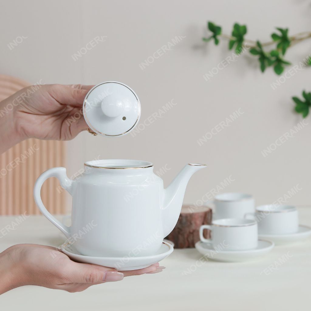 Bộ trà kẻ chỉ vàng in logo quà tặng gốm sứ Bát Tràng