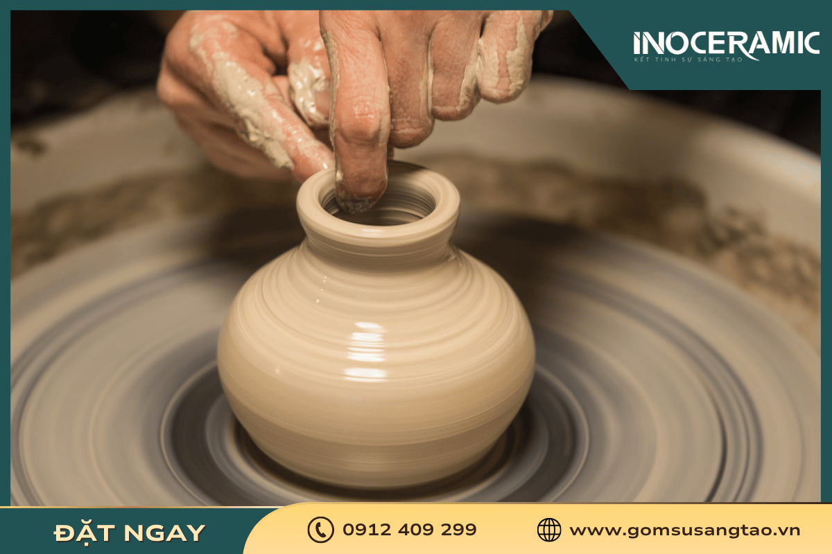 Gốm sứ là quà tặng mang giá trị truyền thống cho các sự kiện Đại hội Đảng