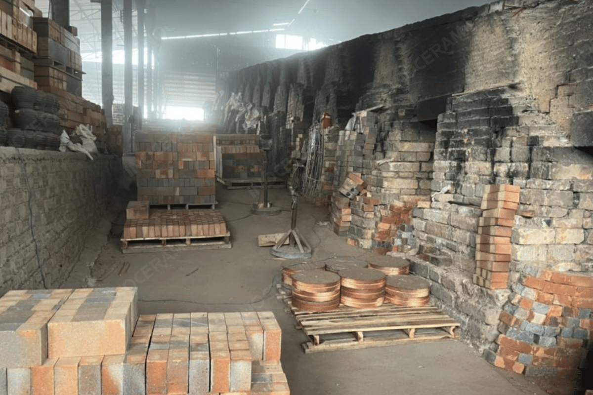Nung khử gốm sứ bằng lò nung củi