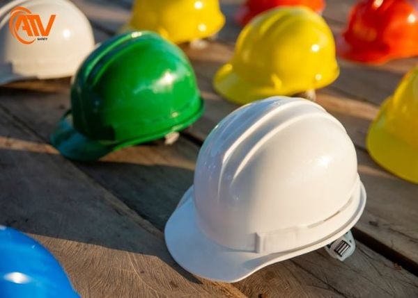 Phân biệt màu sắc của nón bảo hộ lao động