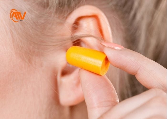 tác hại của bịt tai chống ồn khi ngủ