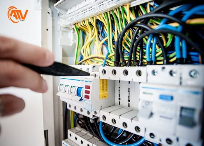 Kiểm tra hệ thống điện để đảm bảo an toàn