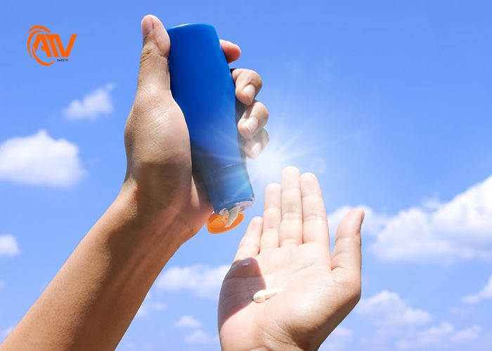 Thoa kem chống nắng là điều cần thiết