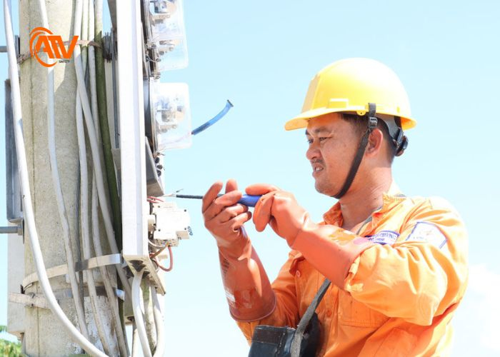 cách sử dụng găng tay cao su cách điện