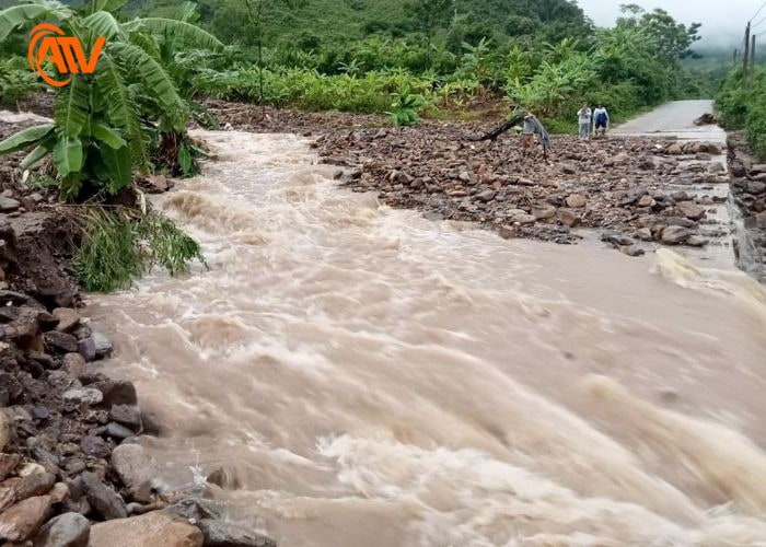 Mưa lớn gây hiện tượng lũ quét
