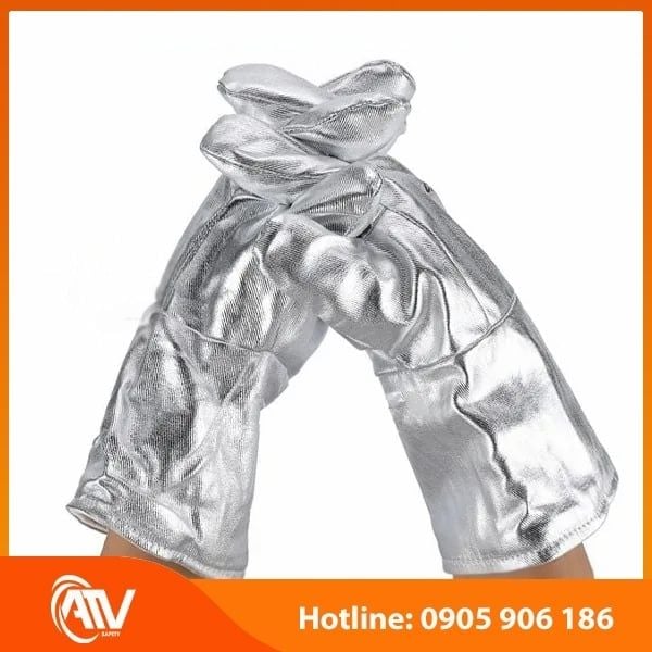 Găng Tay Chịu Nhiệt Castong PCRR15 - 45 có chất liệu là vải sợi thủy phủ nhôm