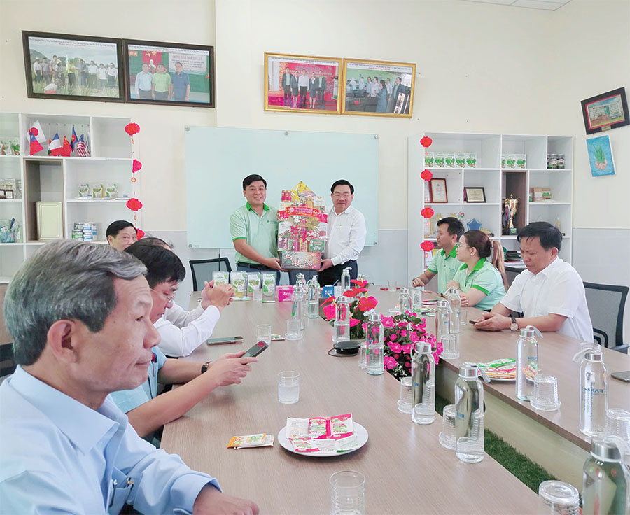 Lãnh đạo UBND tỉnh Bình Thuận đến thăm, chúc tết Vietfarm nhân dịp đầu năm mới