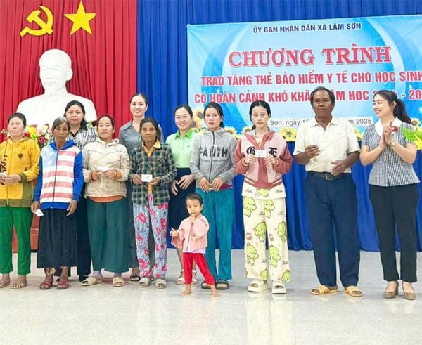 GC Food chung tay trao tặng thẻ BHYT cho học sinh có hoàn cảnh khó khăn tại xã Lâm Sơn (tỉnh Ninh Thuận)