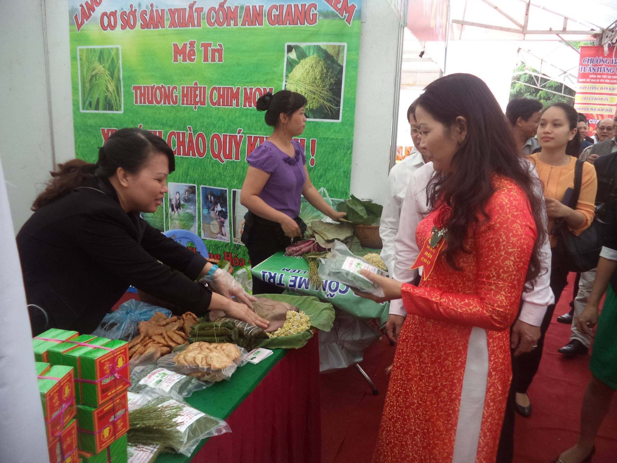 Tại sao bánh cốm Cốm Thu Huệ luôn được khách hàng yêu thích?