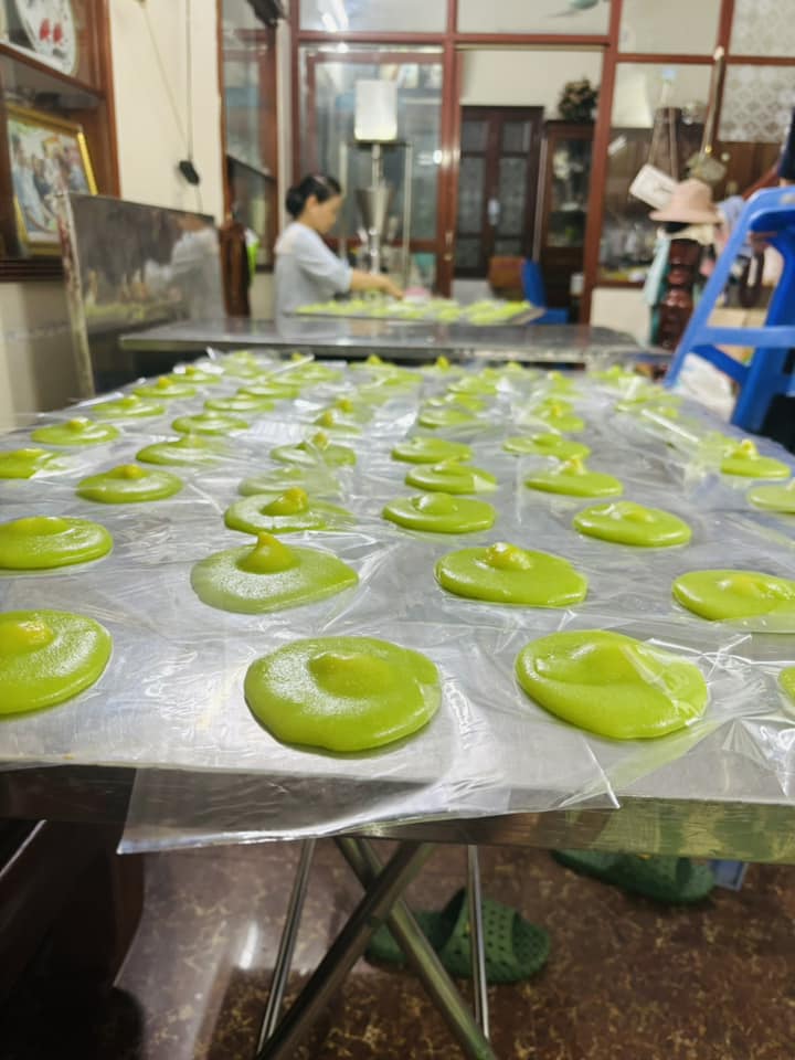 Đóng khuôn bánh cốm