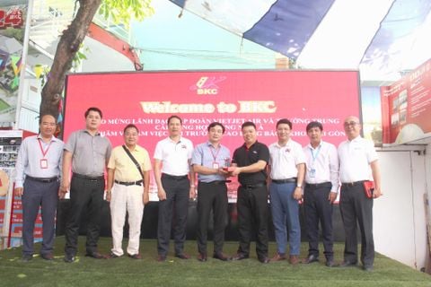 DONG NAM A COLLEGE VISITS AND DISCUSSES COOPERATION AT BACH KHOA SAIGON COLLEGE