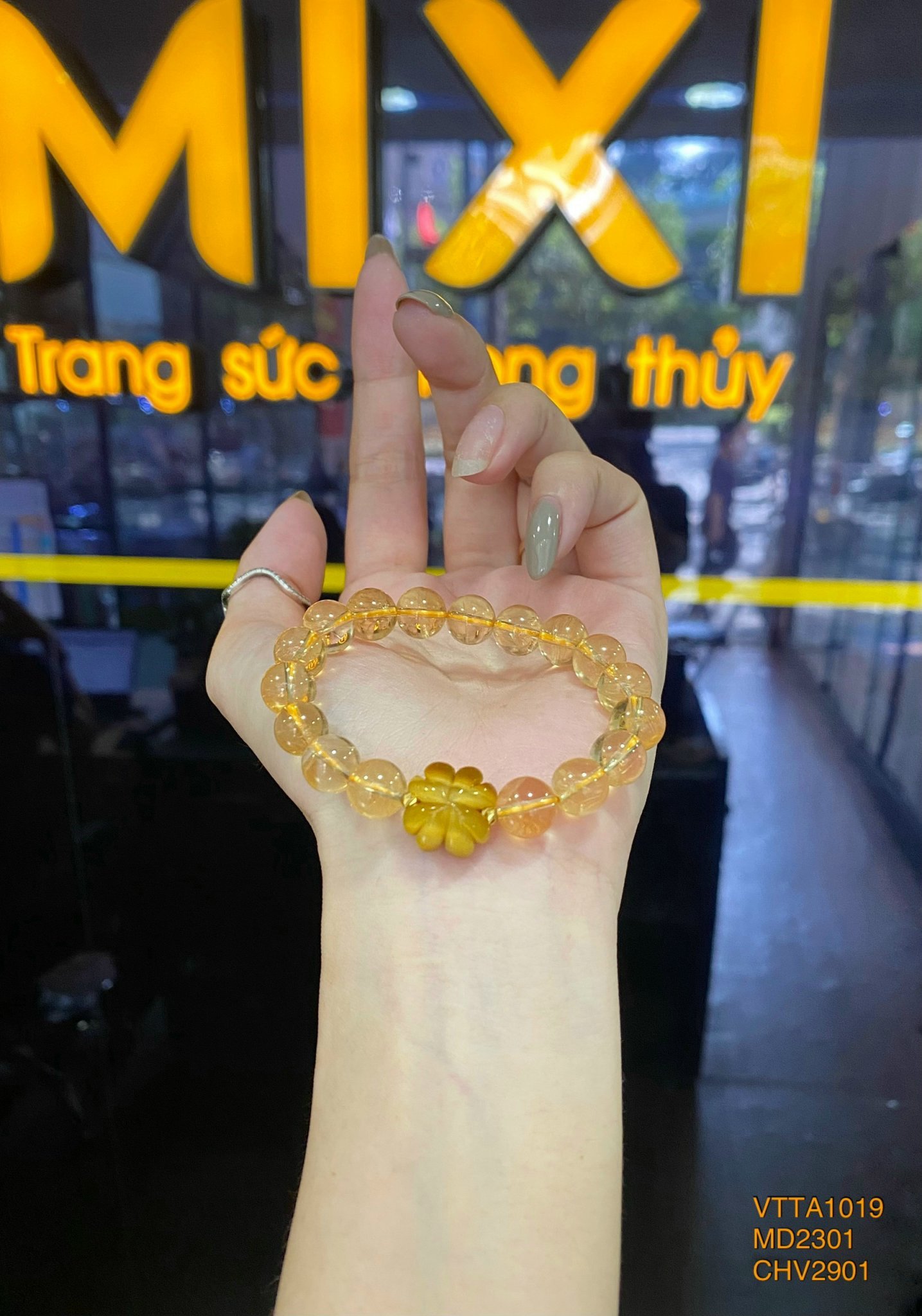 VÒNG TAY THẠCH ANH VÀNG MIX CỎ 4 LÁ ĐÁ MẮT HỔ – LAN TỎA MAY MẮN, KÍCH VẬN TÀI LỘC
