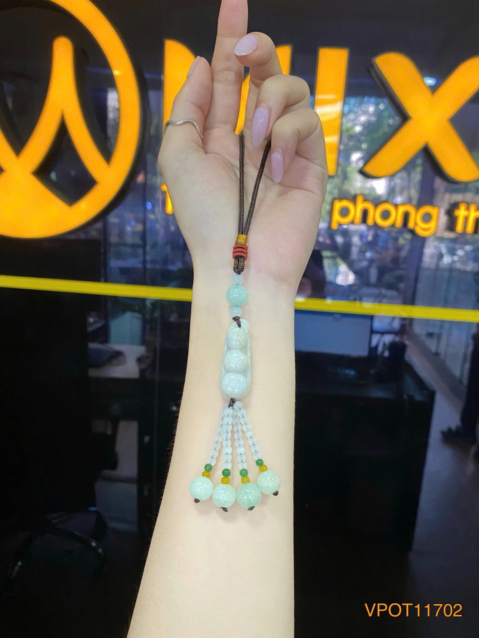 DÂY TREO HẠT ĐẬU NGỌC CẨM THẠCH – NGƯỜI BẠN ĐỒNG HÀNH CHO SĨ TỬ MÙA TỰU TRƯỜNG