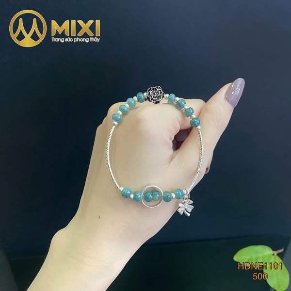 CÓ NHỮNG TRANG SỨC KHÔNG CHỈ ĐỂ ĐEO – MÀ NHẸ NHÀNG NHƯ MỘT KHOẢNH KHẮC BÌNH YÊN TRÊN CỔ TAY