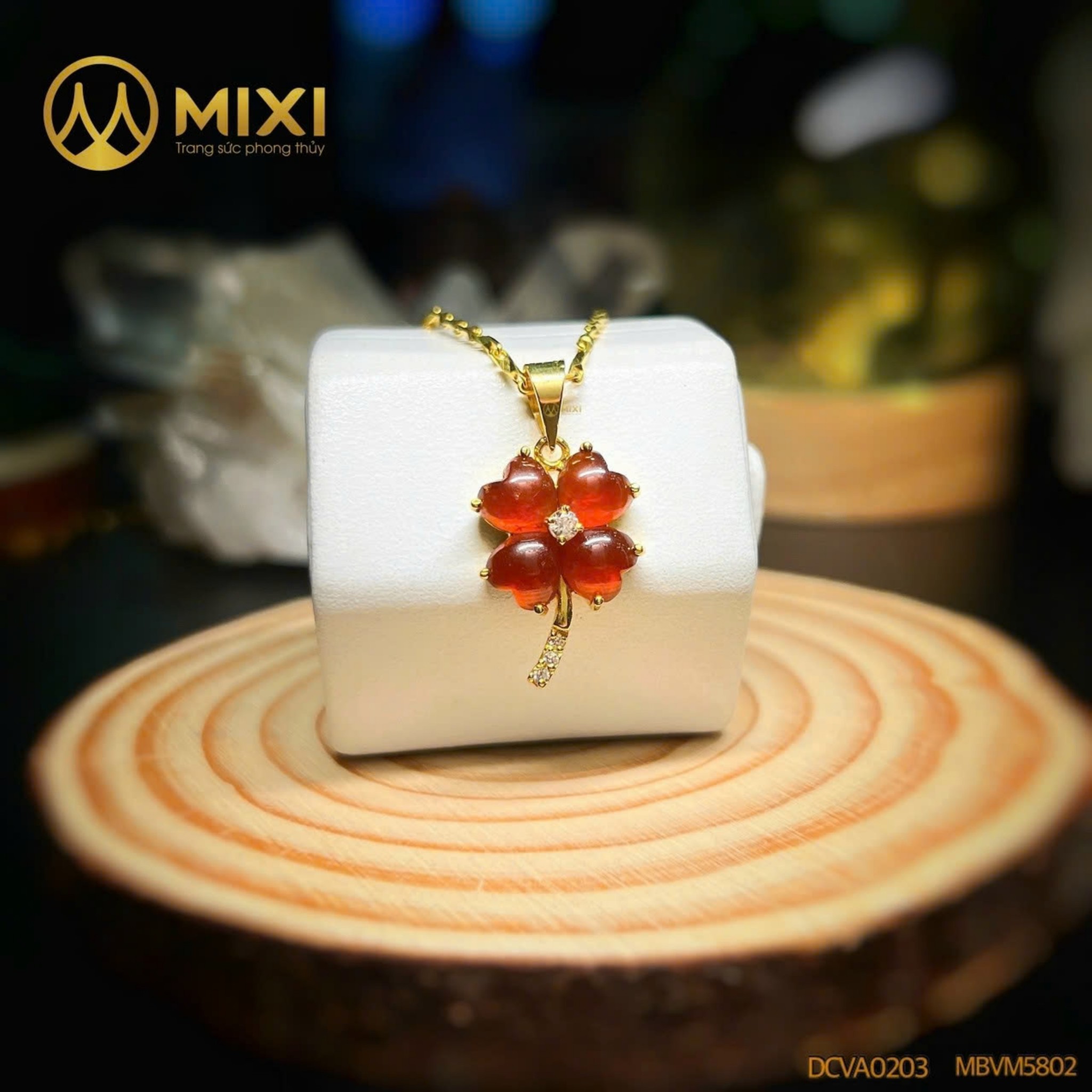 MẶT DÂY CỎ 4 LÁ NGỌC HỒNG LỰU GARNET TIM BỌC VÀNG 10K – BIỂU TƯỢNG MAY MẮN & TÌNH YÊU VIÊN MÃN