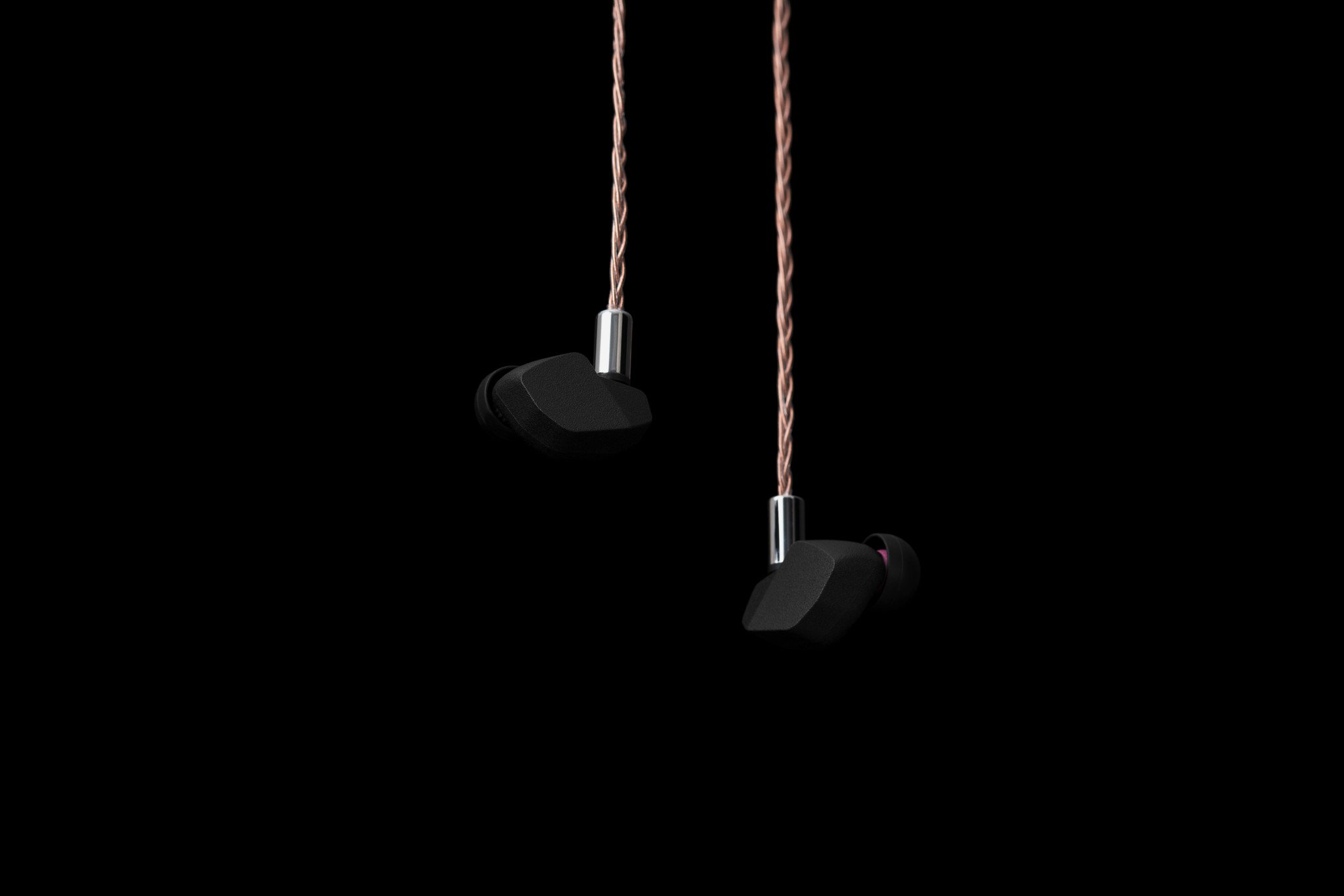 Final Audio Nhật bản giới thiệu tai nghe A6000 - made in Japan.