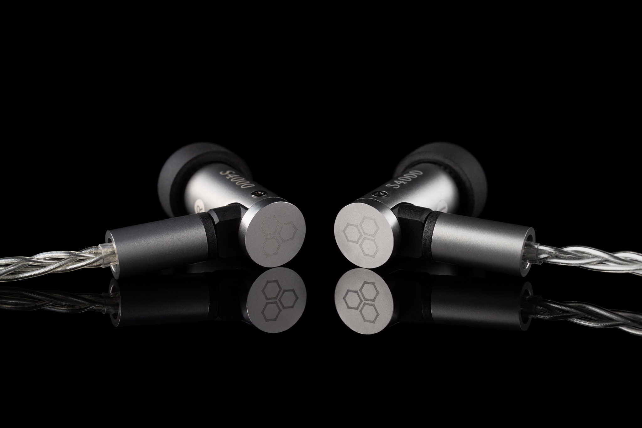 Final Audio Nhật Bản giới thiệu tai nghe mới S4000