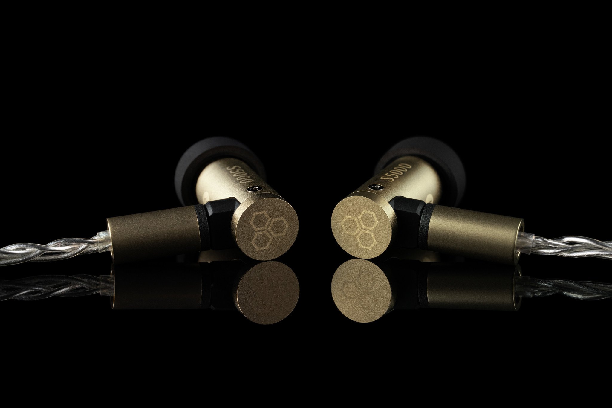 Final Audio Nhật Bản giới thiệu tai nghe mới S5000