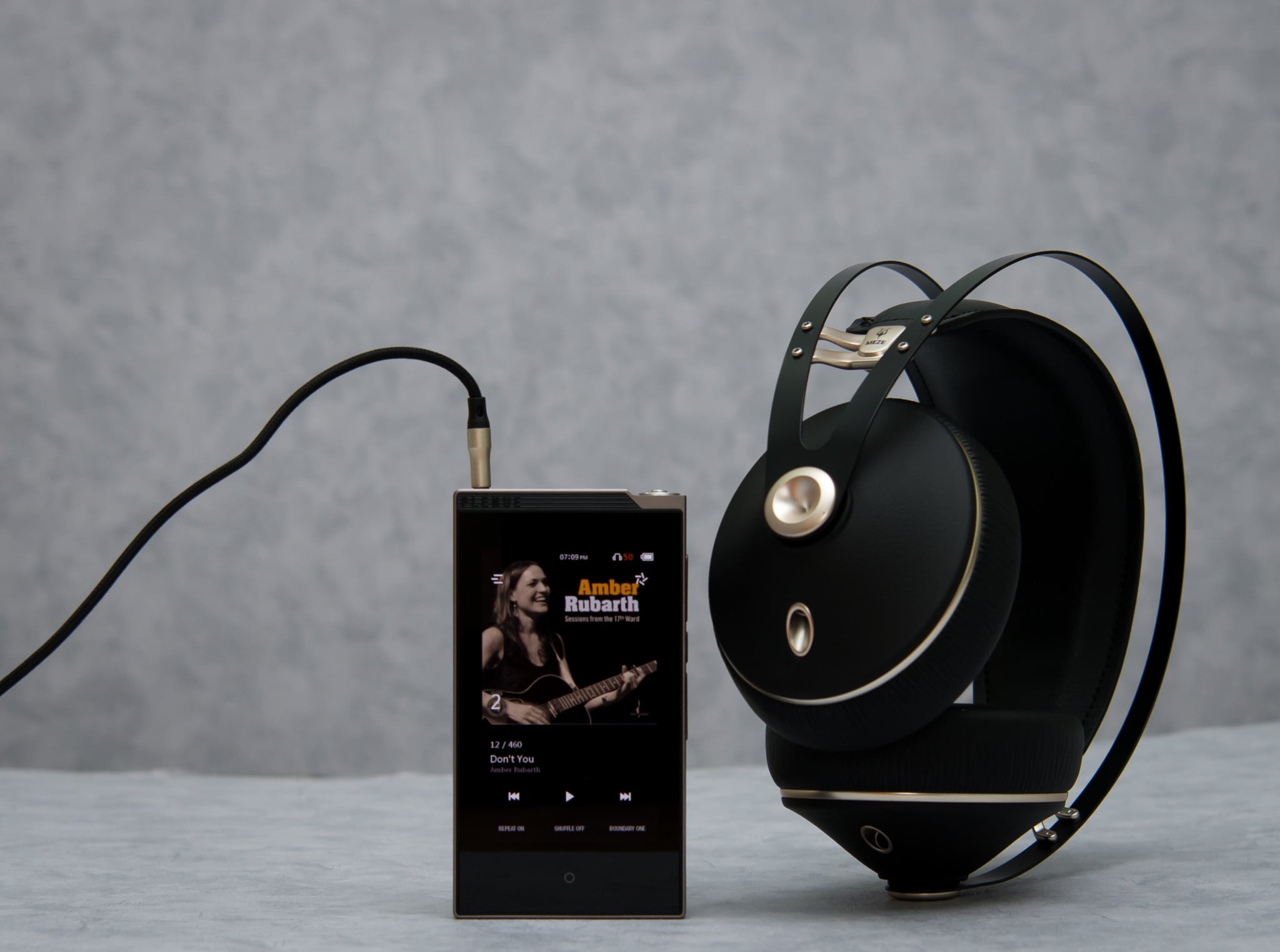 Máy Nghe Nhạc Cowon