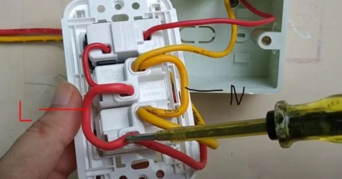 thietbidienvinhquang.com - Giải thích cách lắp bảng điện 2 công tắc tại nhà