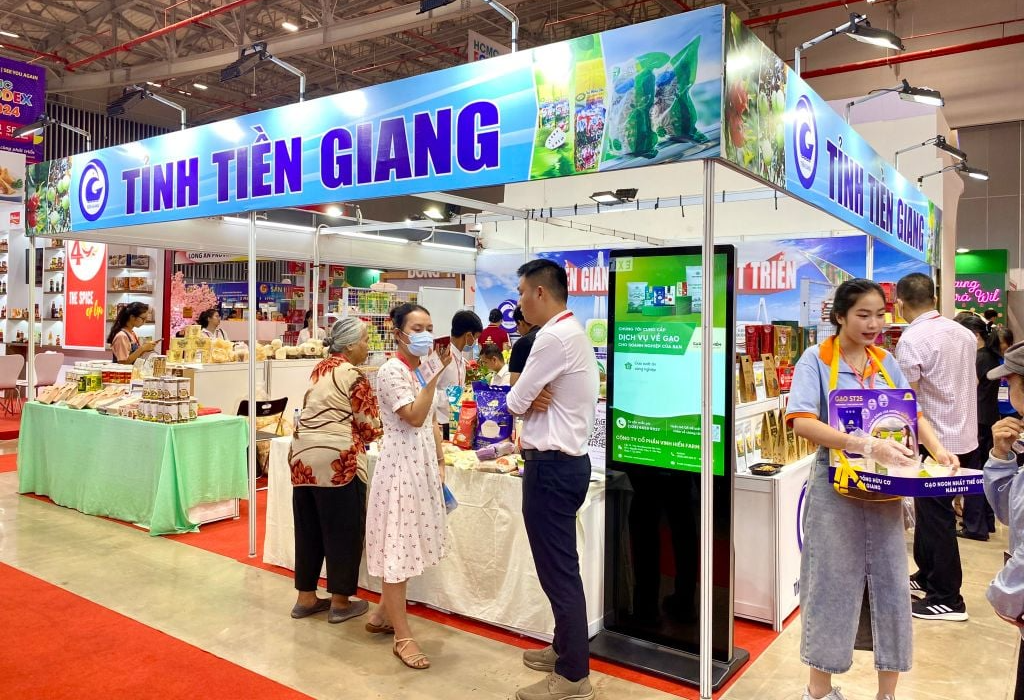 Màn hình quảng cáo và 7 lợi ích khi ứng dụng trong ngành FnB