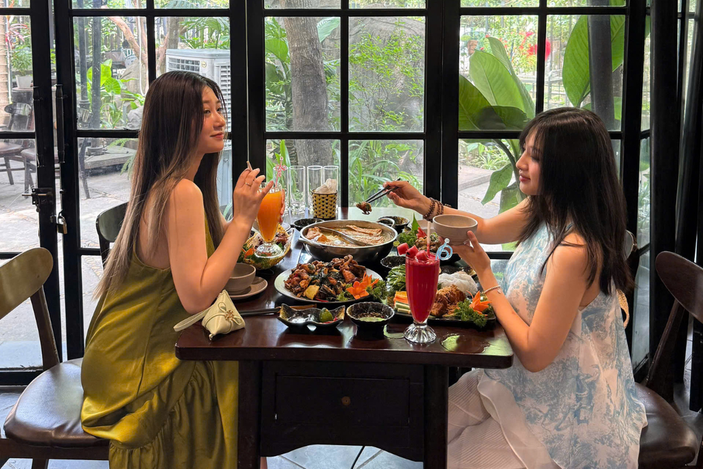 Kênh tiktok Ở Hà Nội review Thảo Viên - Botanic Garden như thế nào?