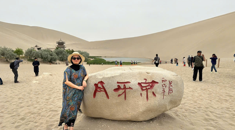 Thân thương tà áo dài Việt Nam trên Con đường tơ lụa…