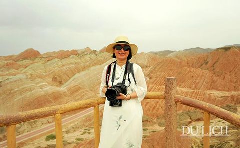 Thân thương tà áo dài Việt Nam trên Con đường tơ lụa