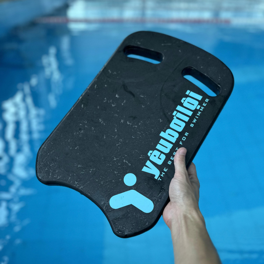 Phao Kickboard – Phụ kiện “không thể thiếu” cho người mới tập bơi